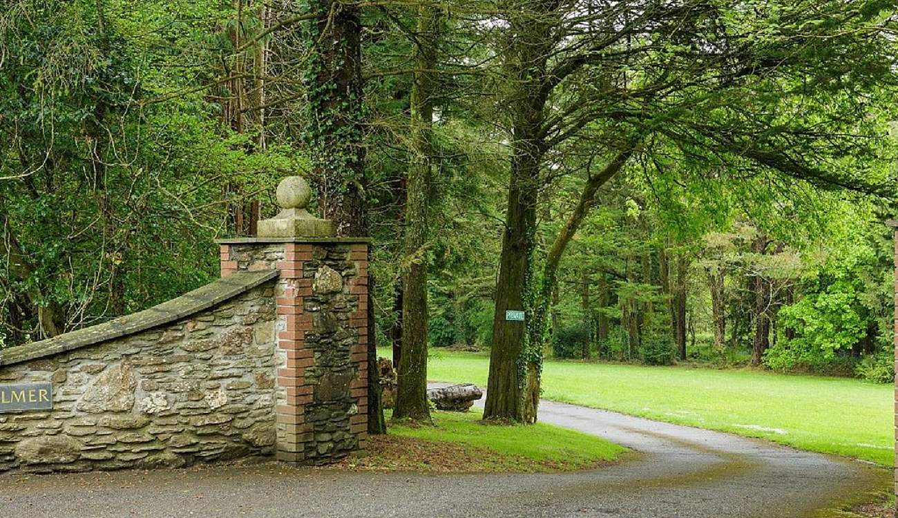 The entrance to the Colmer Estate is very inviting, giving you a great taste for what lies within the grounds.