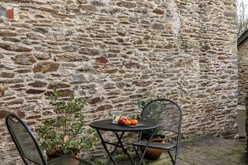 Jays Cottage has a delightful second patio. Perfect to ensure that you have sun all day long.