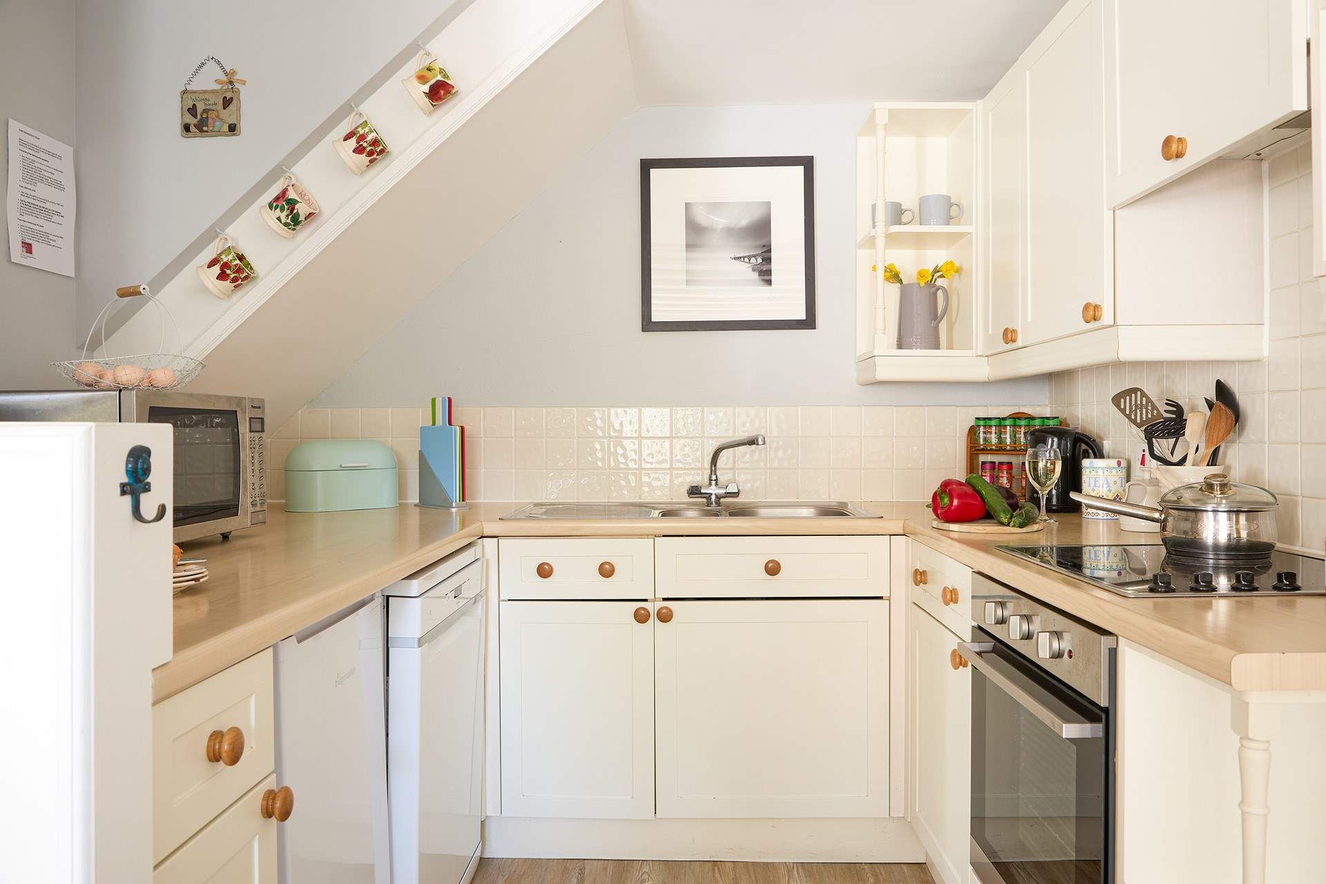 The fully equipped kitchen is perfect for whipping up a family feast. 