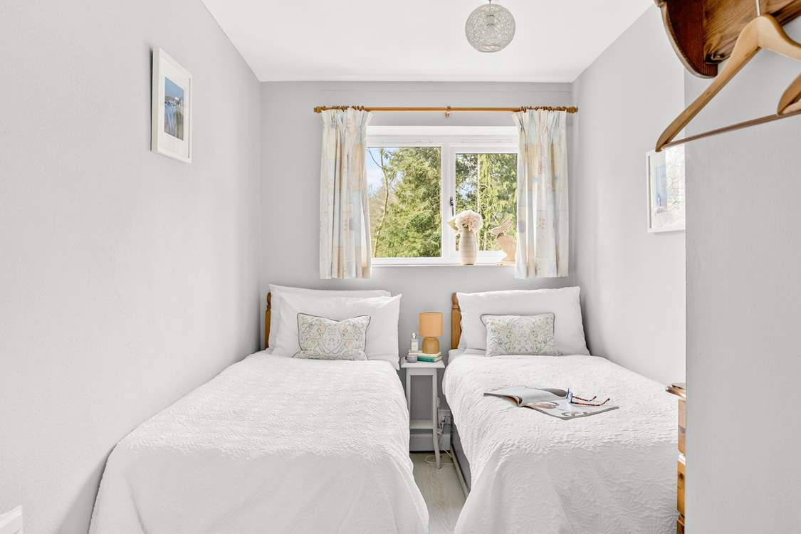 The twin room.