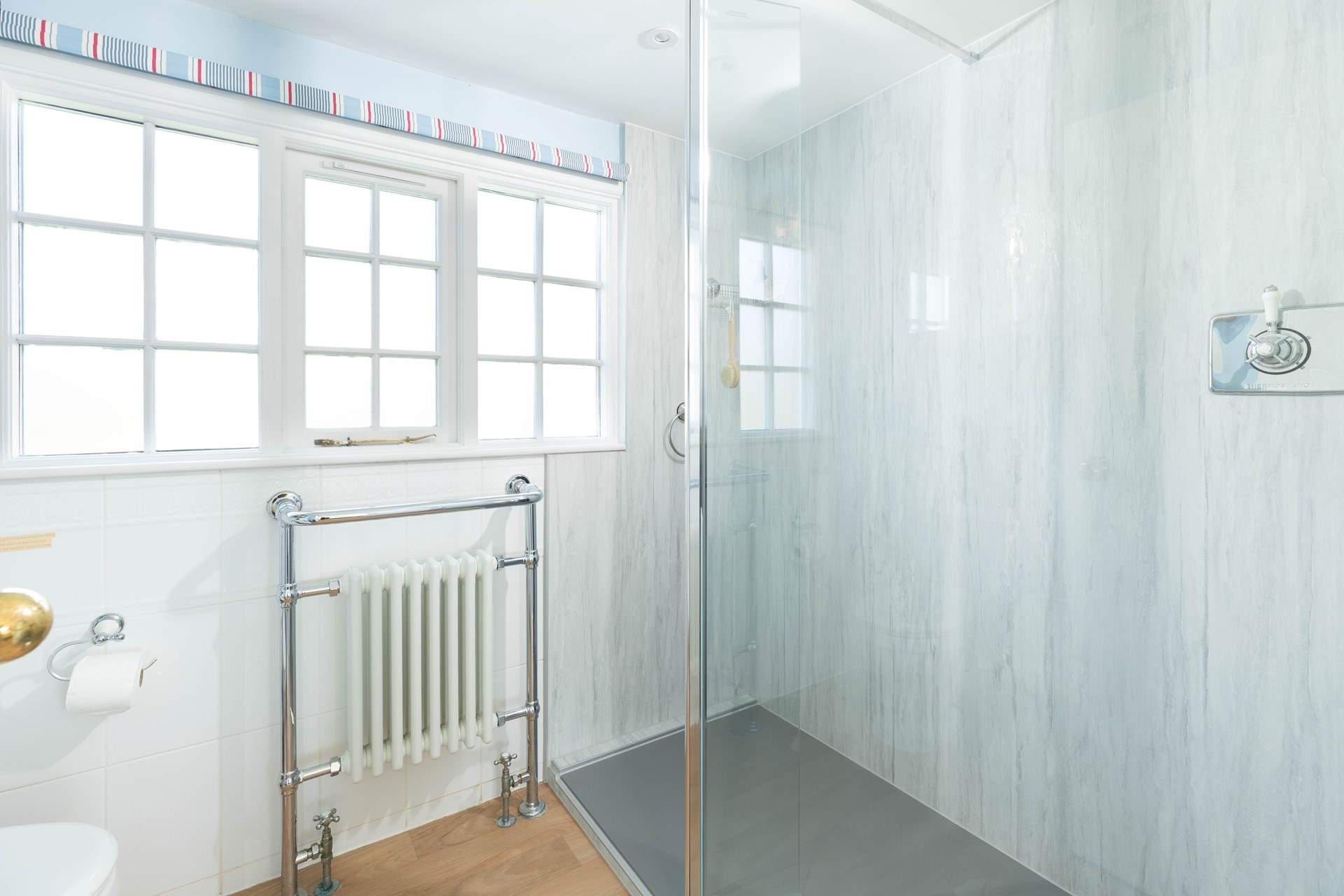 This bedroom has an en-suite shower room.