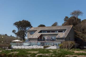 The Cove Restaurant near Falmouth serves delicious seafood.
