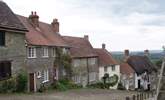 Gold Hill at Shaftesbury is a hilltop market town on the Dorset border dating back to Saxon times. - Thumbnail Image