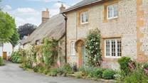 Ivy Cottage is just delightful, situated in the village of Cattistock, with fabulous walks from the door. Parking is outside in the village square.