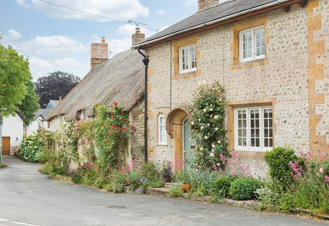 Ivy Cottage is just delightful, situated in the village of Cattistock, with fabulous walks from the door. Parking is outside in the village square.