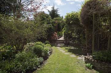 Such a playful garden, perfect for hide and seek.