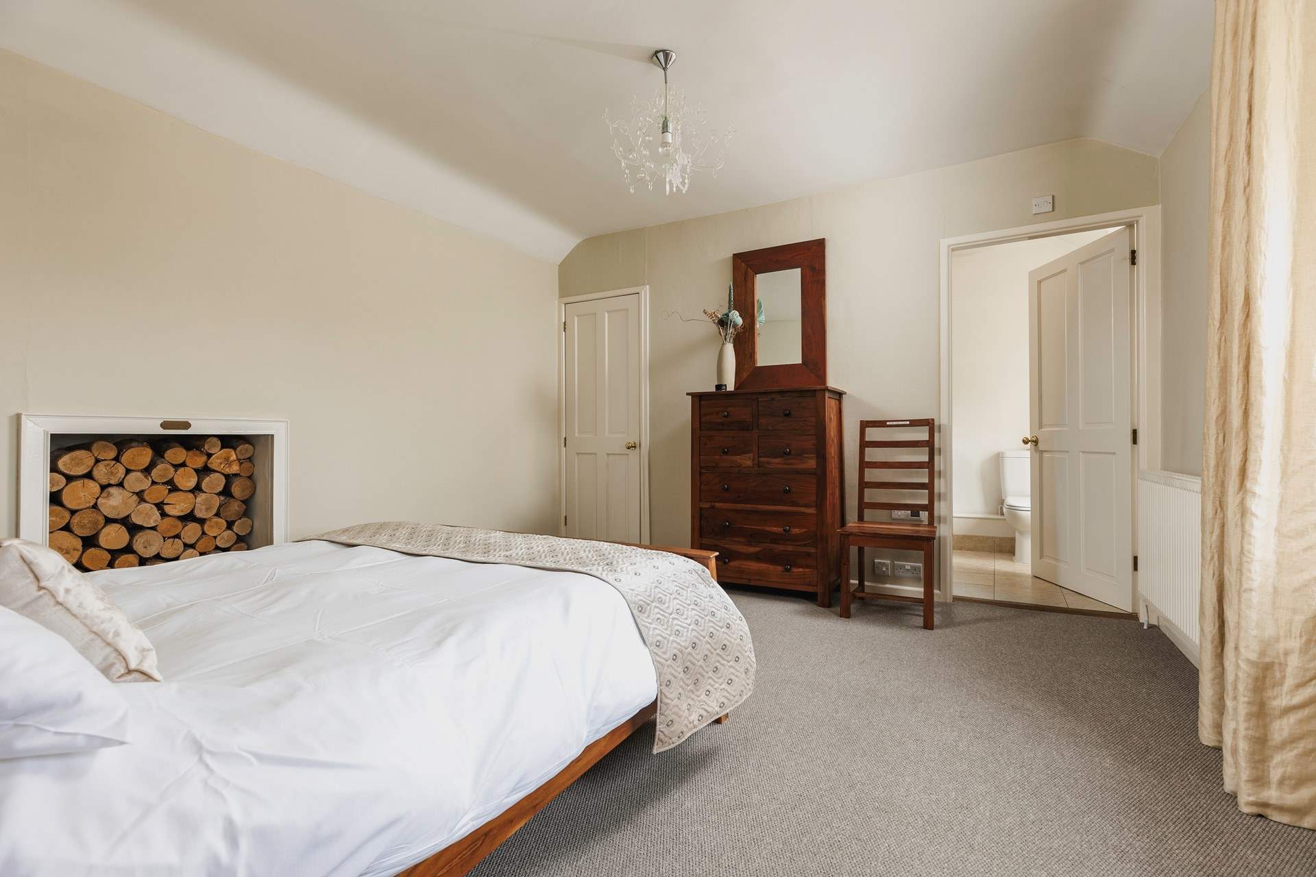 Bedroom 2 is at the back of the house, it has a super comfy five-foot bed and en suite shower-room.
