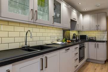 The kitchen is very well equipped.