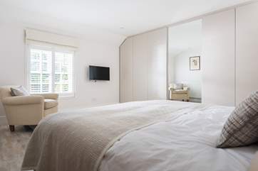 The Courtyard Bedroom overlooks the cobbled courtyard (Bedroom 2).