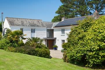 Welcome to Chygowlin House.