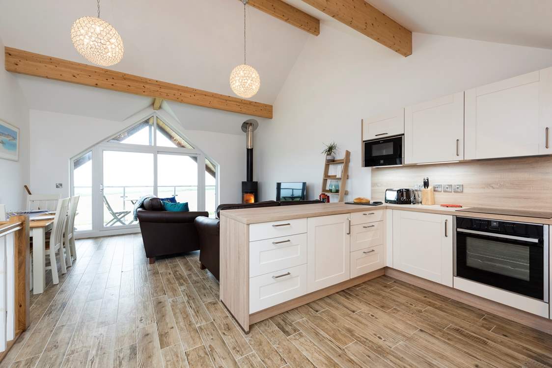 The view from the kitchen-area to the sitting-area.