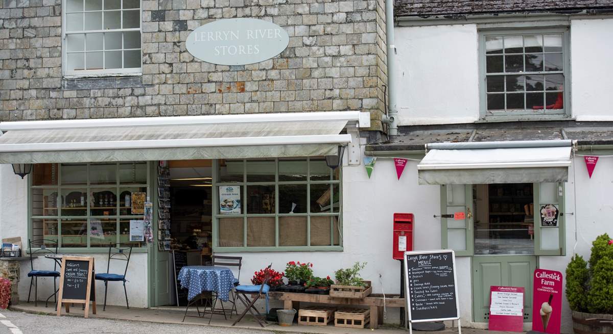 Just a short stroll will bring you into the village of Lerryn itself with a traditional village store selling delicious homemade cakes and a great selection of gins too! 