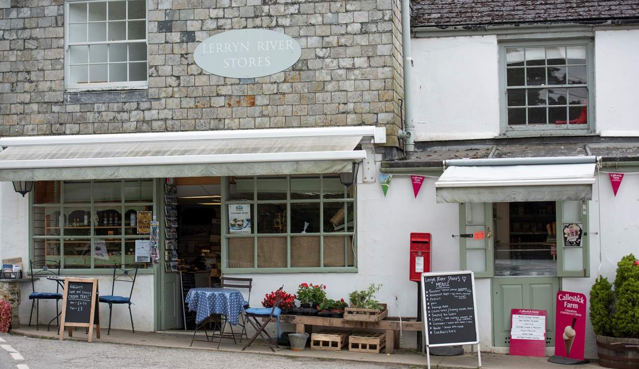 Just a short stroll will bring you into the village of Lerryn itself with a traditional village store selling delicious homemade cakes and a great selection of gins too! 