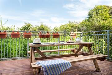 ...or make the most of the Cornish sunshine and take your meals on the balcony that leads off the sitting/dining-room.
