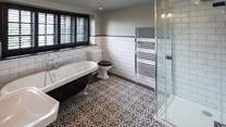 What a beautifully furnished en suite.