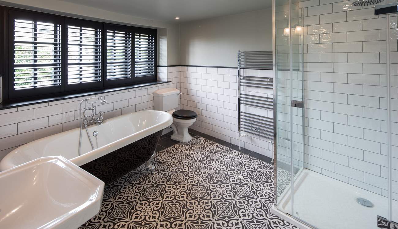 What a beautifully furnished en suite.