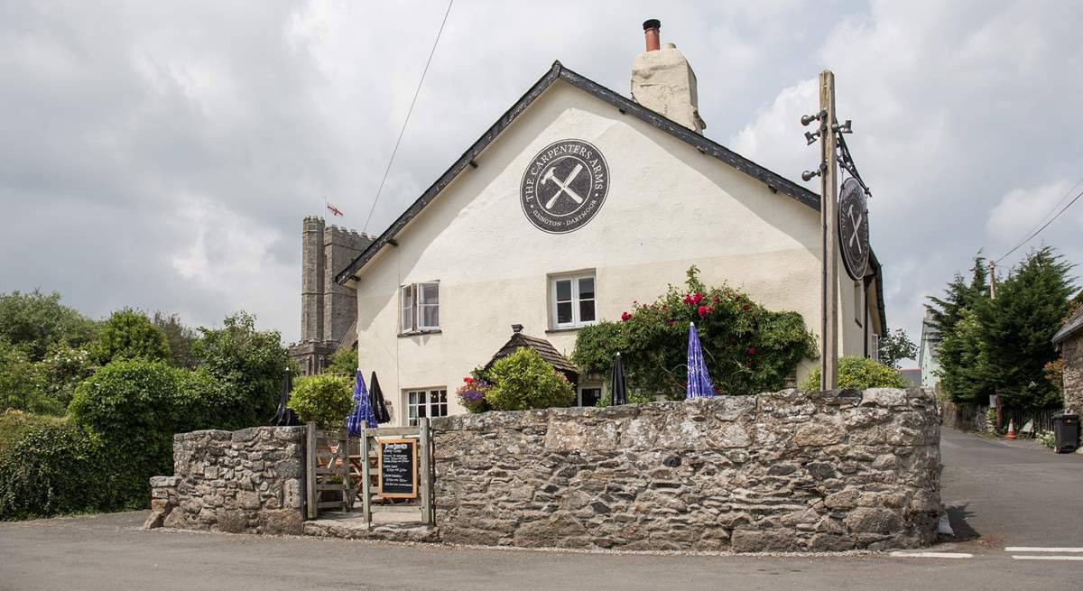 This pretty pub and restaurant is just yards away. The perfect spot for a bite to eat in the sun.