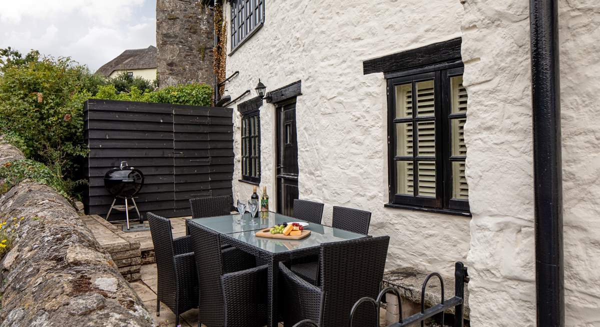 Lovely outside seating area to enjoy a touch of al fresco dining.