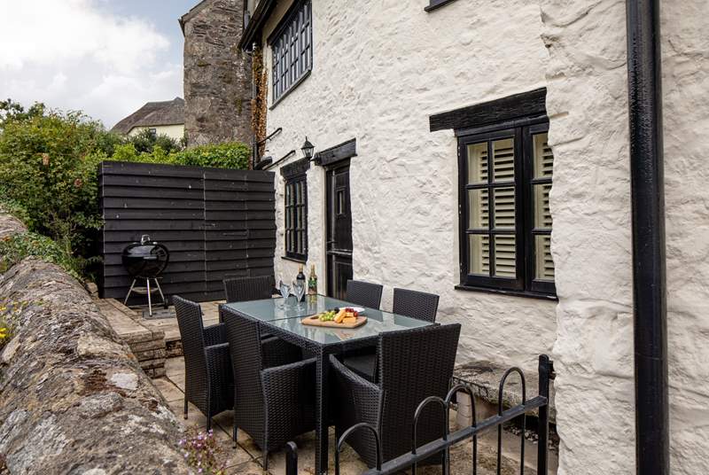 Lovely outside seating area to enjoy a touch of al fresco dining.
