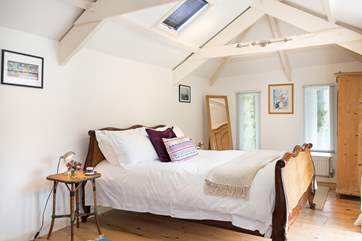 The pretty bedroom.