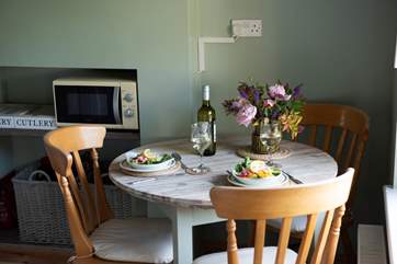 A lovely lunch with fresh seafood from Mousehole or Newlyn.