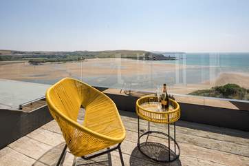 Escape to the first floor balcony with a good book and a drink of something tasty. Heaven!