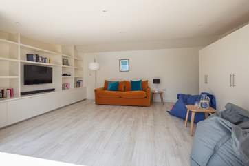 The poolside games-room/snug is a fabulous room to chill out in. Equipped with a soundbar and Xbox, this is the perfect entertainment for the younger members of the party. (Please note, the TV is for gaming use only).