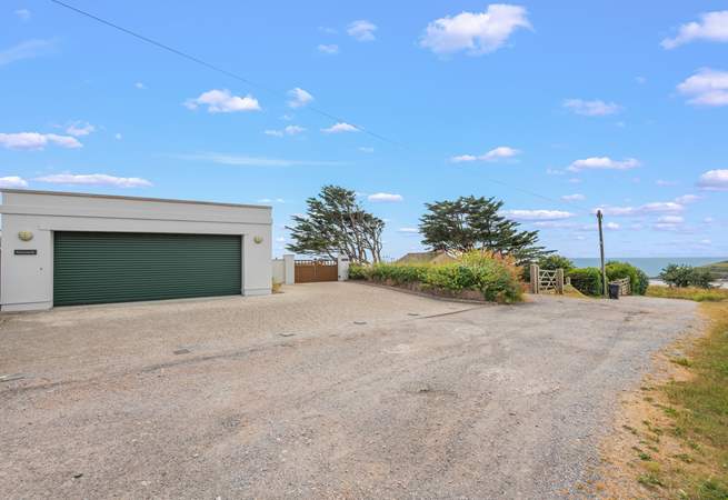 Pull up and park in this large parking-area, and prepare to be wowed by this most amazing property and location. Enjoy!