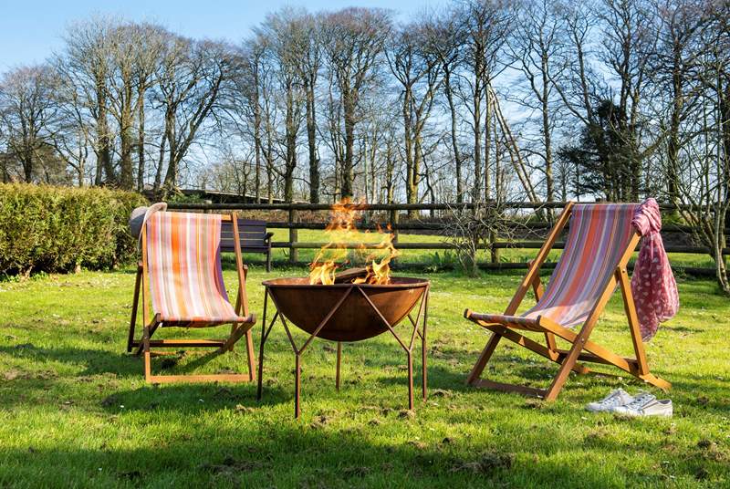 Laze in the garden in the deckchairs and when it turns a little chiller, light the firepit and enjoy the garden a little longer.