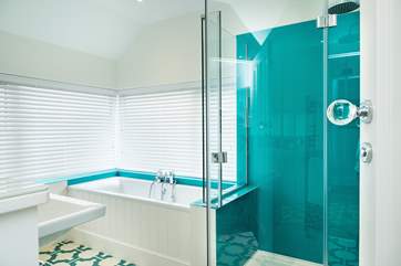 Treat yourself to a lovely holiday bath.