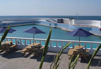 The outdoor Jubilee swimming pool in Penzance.