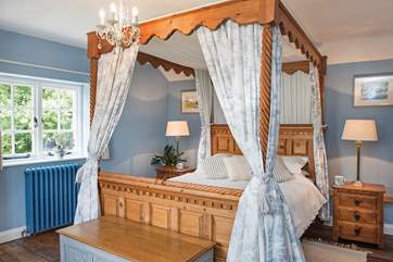 Treforda Cottage has two beautifully appointed bedrooms.