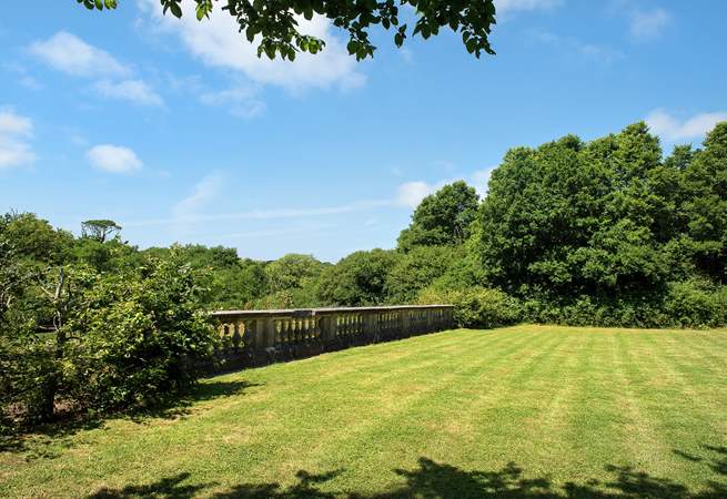 Treforda Cottage has a large garden that will delight young and old alike.