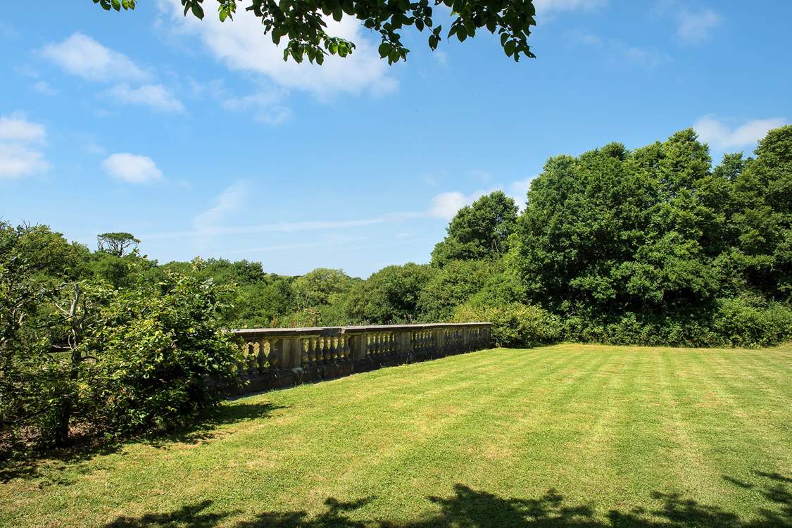 Treforda Cottage has a large garden that will delight young and old alike.