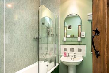 The en-suite bathroom.