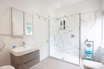 The gorgeous en suite to the master bedroom.