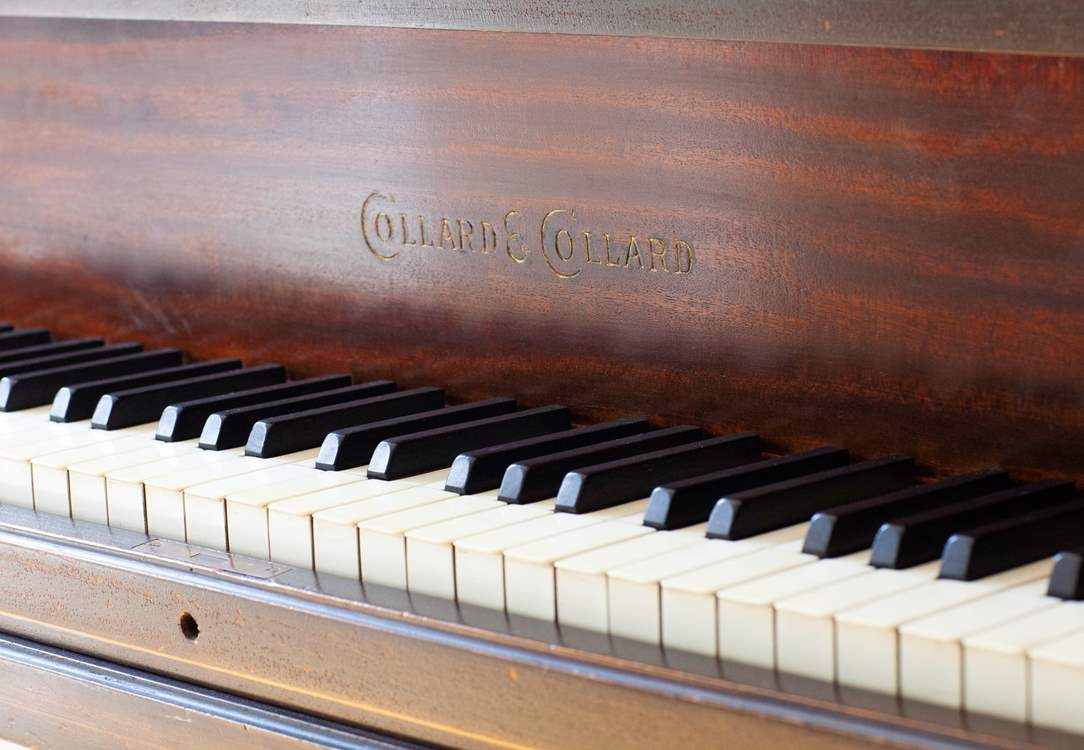 Tickle the ivories.