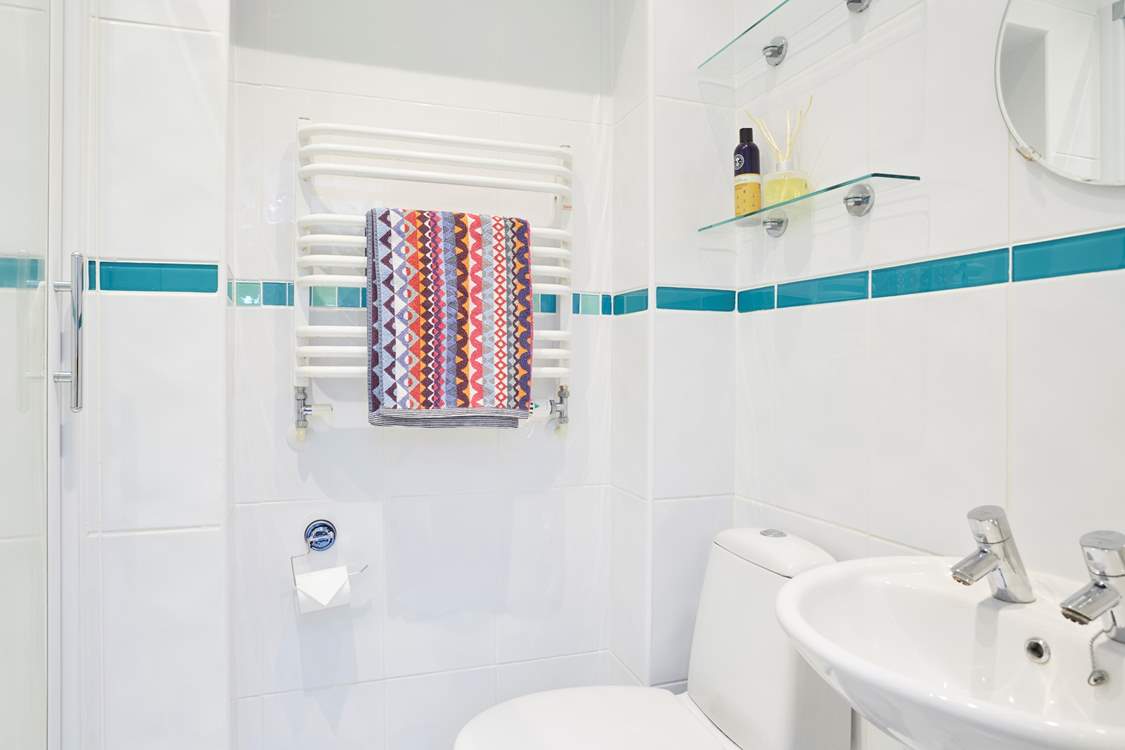 The ensuite shower room to the main bedroom.