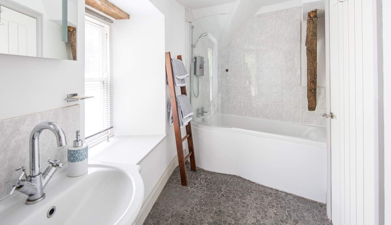 En suite to bedroom 2.