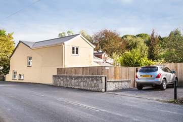 Orchard Leigh Cottage is located on the main road that leads into Portreath.