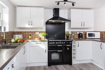 The super open plan kitchen/diner has everything you need to cook up a delicious dinner.
