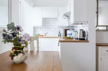 Enjoy Coverack from this wonderful apartment, welcome to Lowenna.