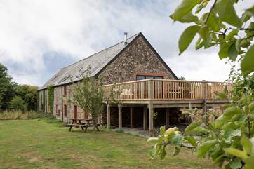 Forest View offers the grandest of raised decking areas. The rolling countryside and forest views are unrivalled. Complete with a garden perfect for your four-legged friends.