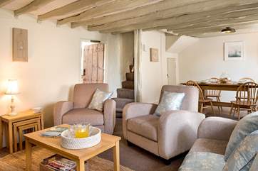 The cosy sitting/dining-room.