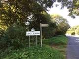 Chale Green and the local store is just a ten minute walk from the cottage.