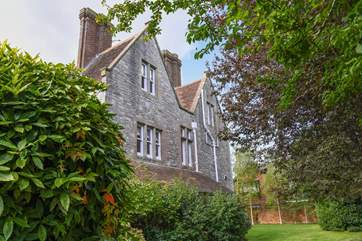 This beautiful house is so well located just a two minute walk to the shops.