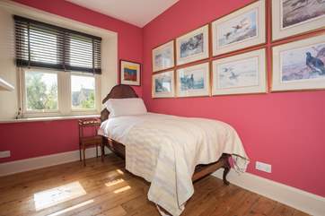 The single bedroom.