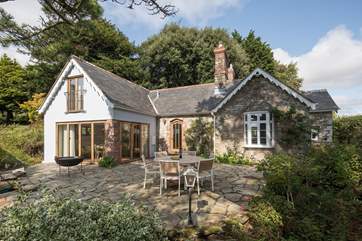What a gorgeous house!