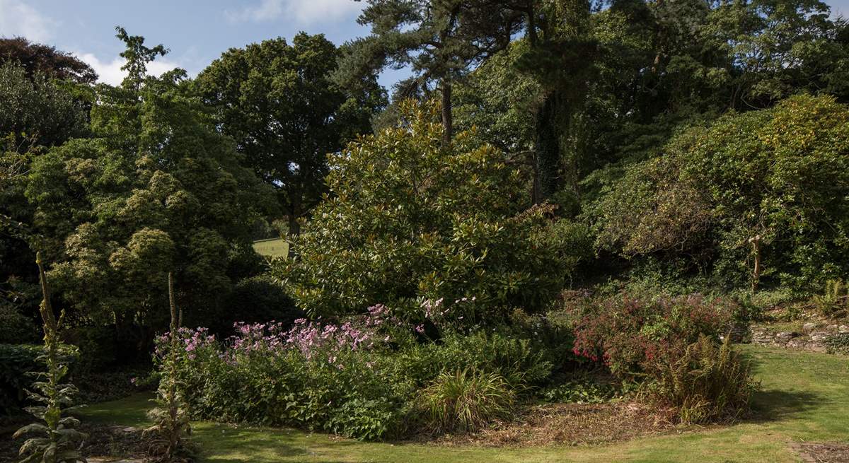 Your four-legged friends will be delighted at the thought of exploring these beautiful gardens.