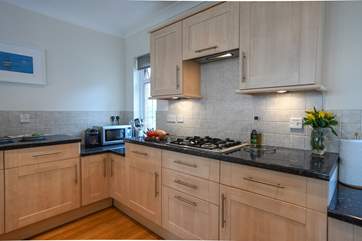 The well-equipped kitchen.